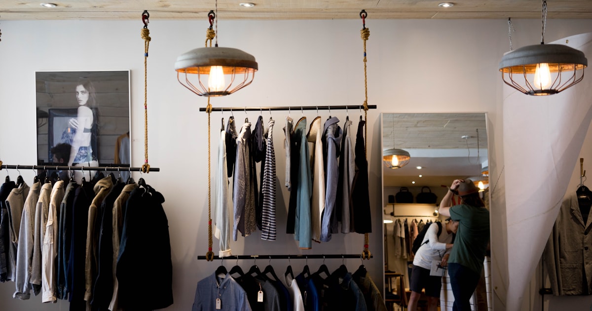 Cabines d’essayage virtuelles : guide complet pour les retailers et les acheteurs